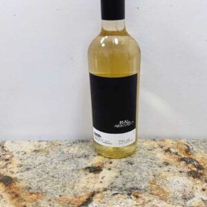 Vinho Mal Arreado Branco Meio Seco 750ml – O Frescor Descomplicado para o seu Dia a Dia