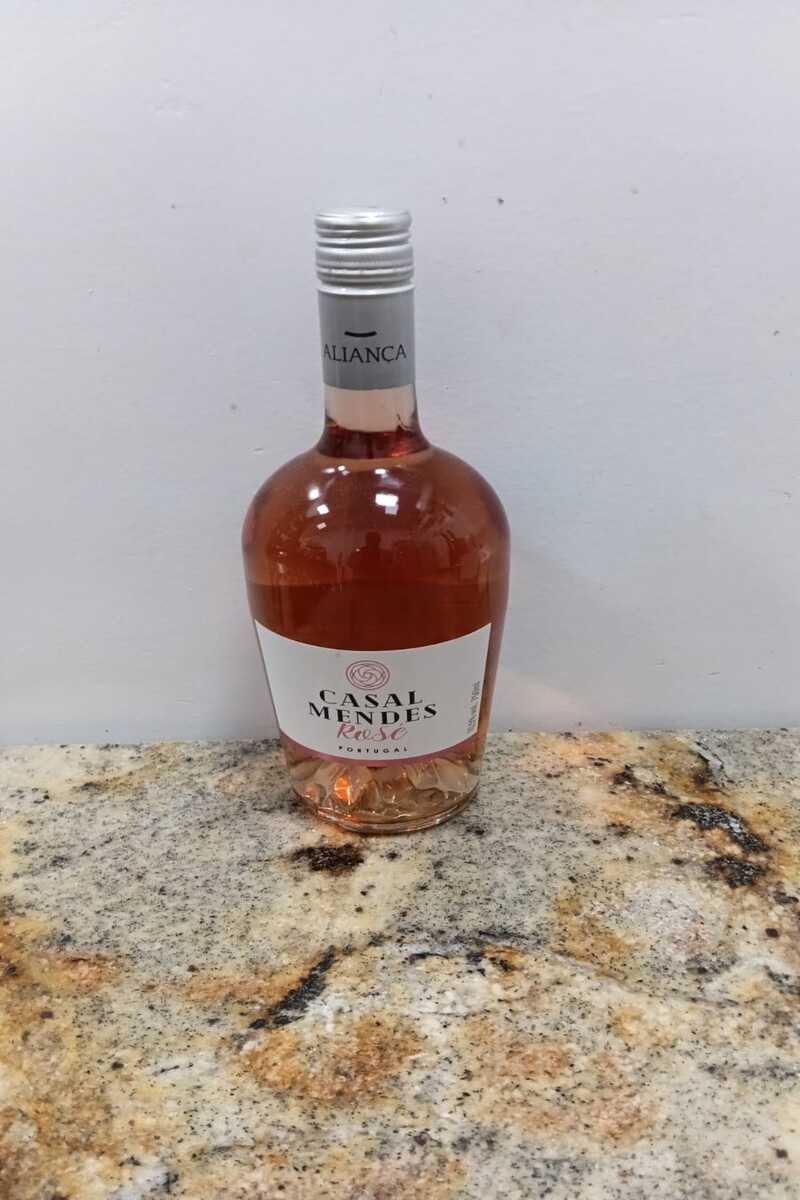 Vinho Casal Mendes Rosé 750ml – A Irresistível Refrescância Frisante de Portugal