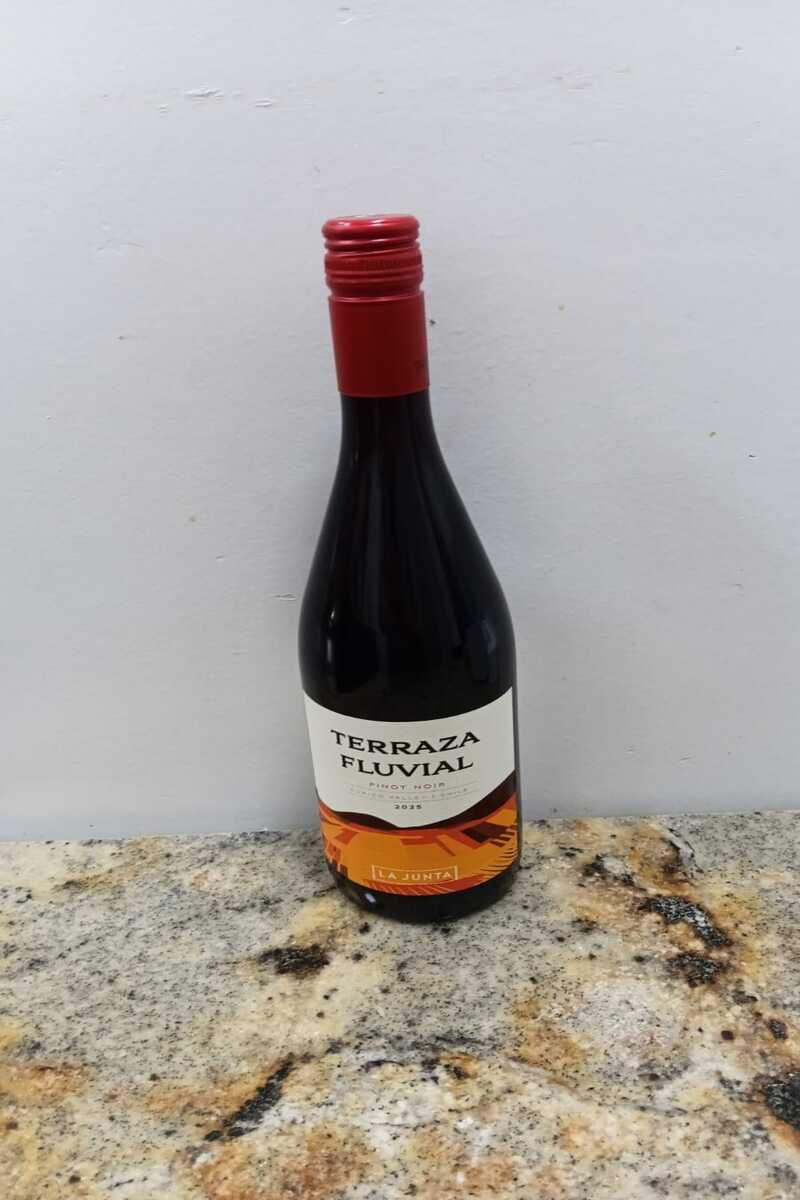 Vinho Terraza Fluvial Pinot Noir 750ml – Elegância, Leveza e Sofisticação no Paladar